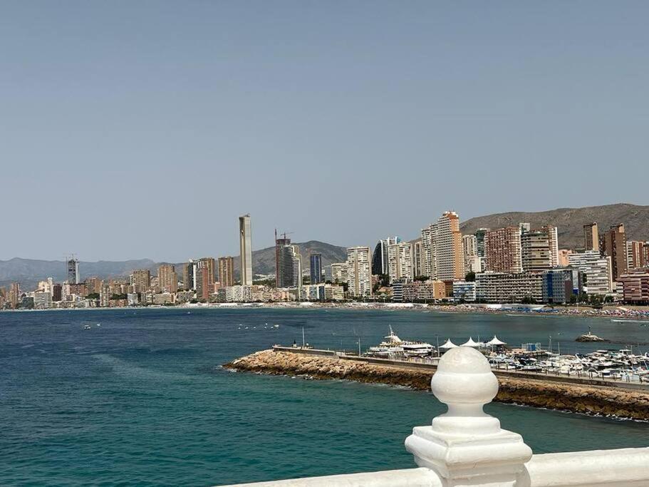 Apartamento Centrico Y En Primera Linea De Playa Διαμέρισμα Μπένιντορμ Εξωτερικό φωτογραφία