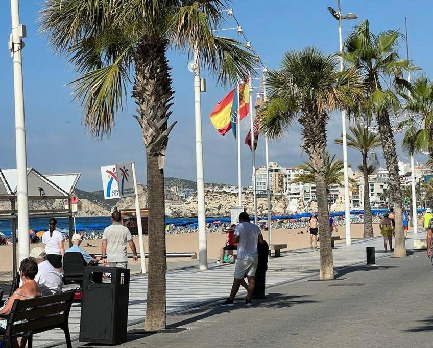 Apartamento Centrico Y En Primera Linea De Playa Διαμέρισμα Μπένιντορμ Εξωτερικό φωτογραφία