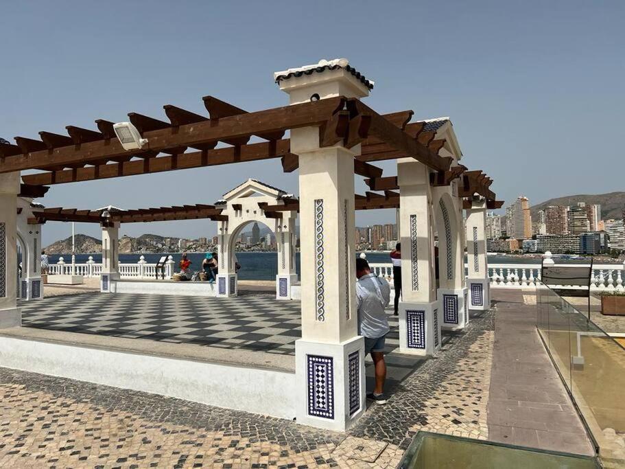 Apartamento Centrico Y En Primera Linea De Playa Διαμέρισμα Μπένιντορμ Εξωτερικό φωτογραφία